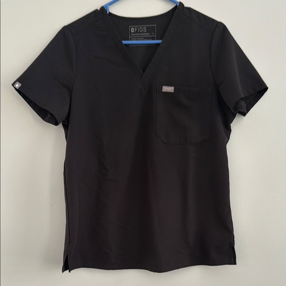 Figs scrub top